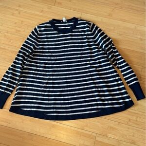 LIKE NEW! Gap Navy Striped Merino Wool Crewneck Sweater Sz M